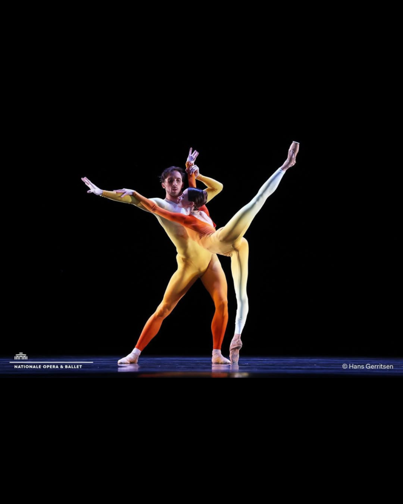 Pas de deux Alignment, Photo by Hans Gerritsen